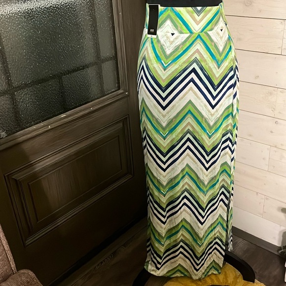 a.n.a Dresses & Skirts - NWT a.n.a. A New Approach Womens Skirt Stretchy